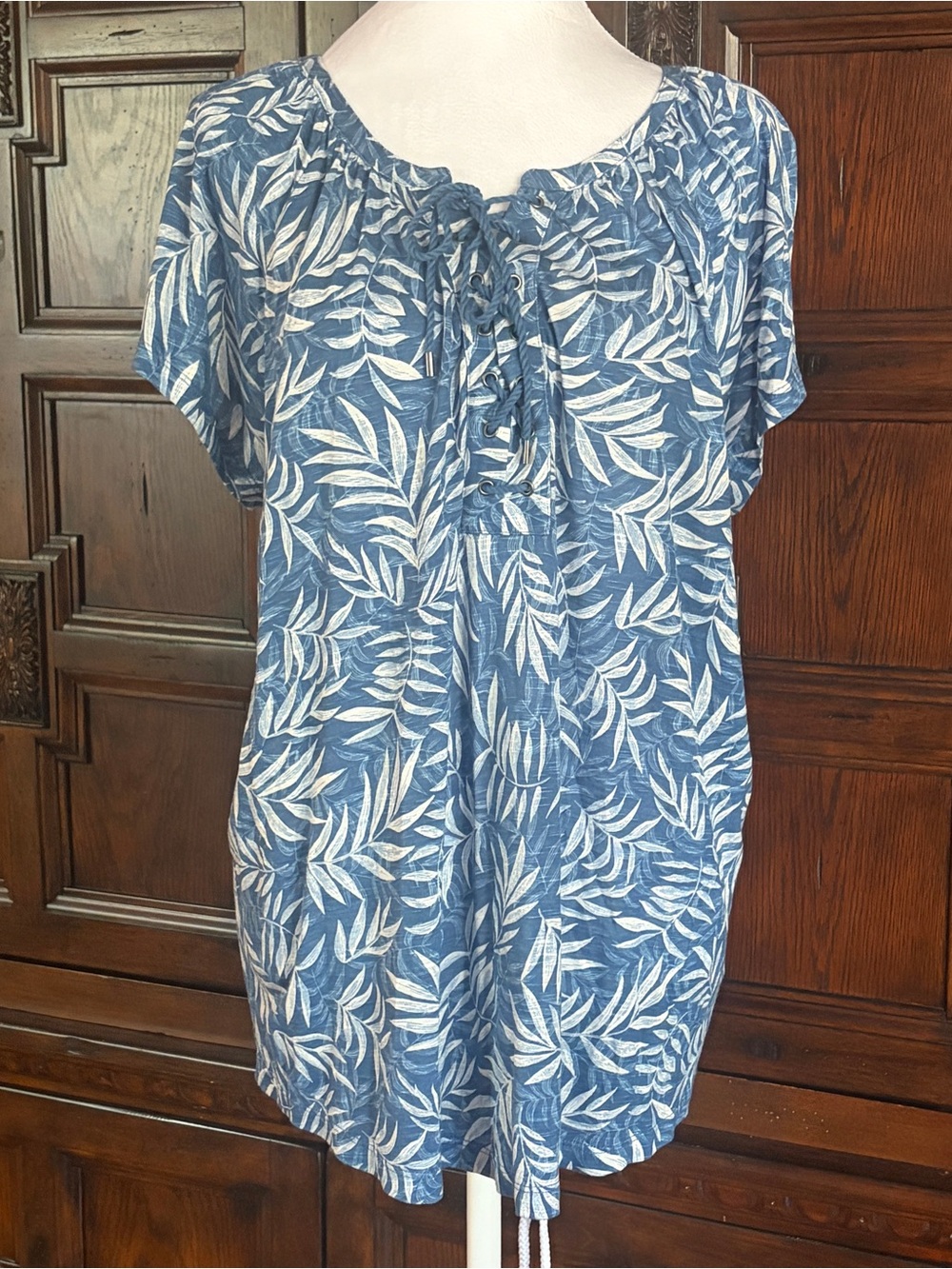 Chaps NWT Blue Tropical Leaf-Print Women's Blouse with Tie Neck Plus size 1X